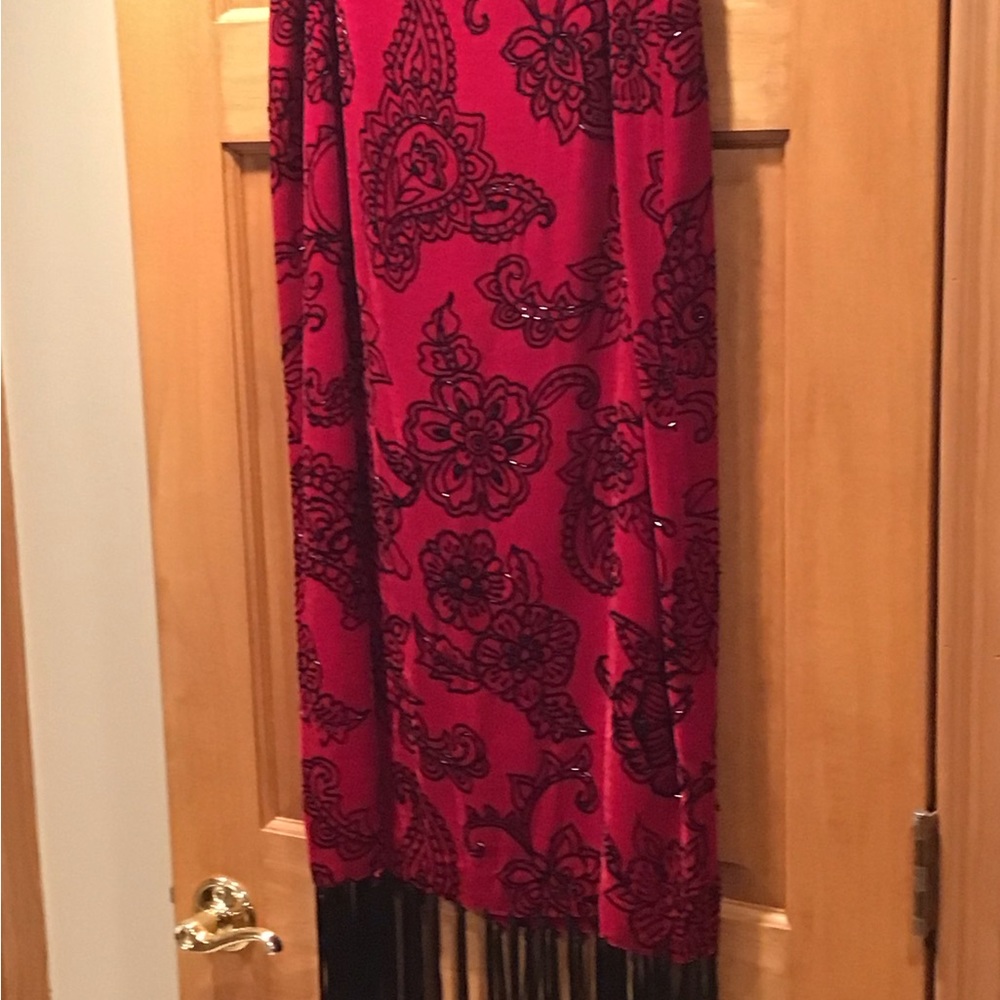 Red Velvet embossed skirt